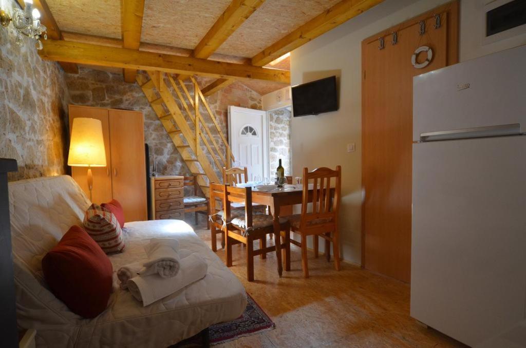 Studio Apartment La Maison De Catherine Rovinj Eksteriør bilde