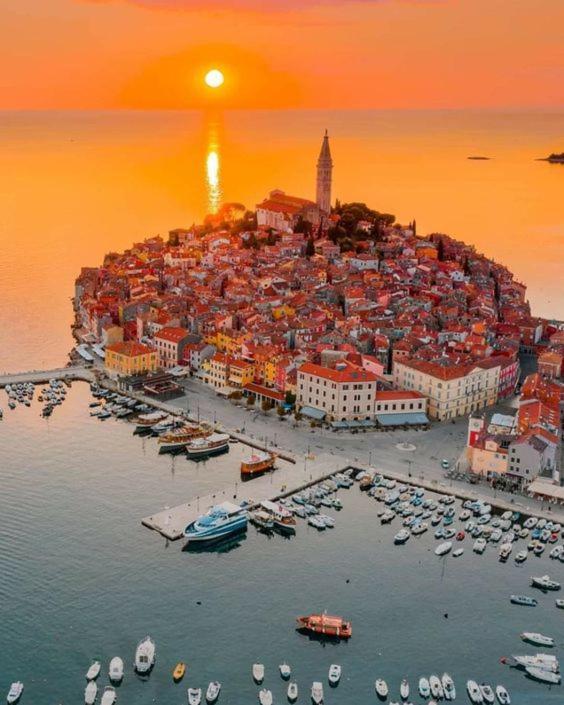 Studio Apartment La Maison De Catherine Rovinj Eksteriør bilde