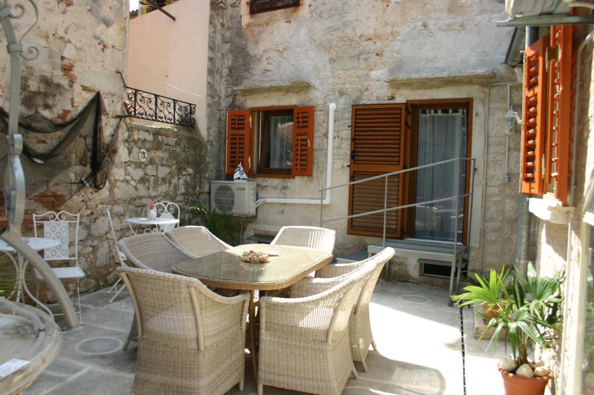 Studio Apartment La Maison De Catherine Rovinj Eksteriør bilde